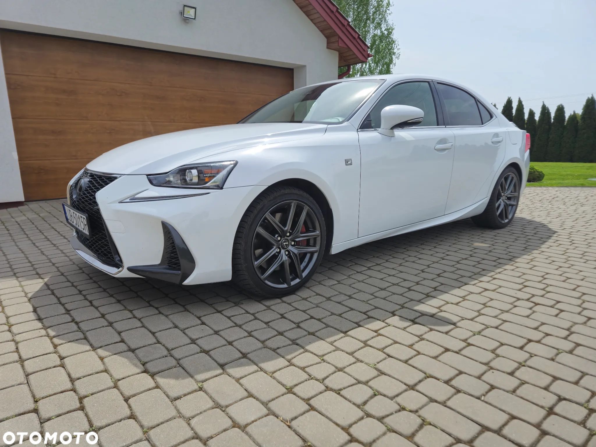 Lexus IS 200t / 300 F Sport - 1