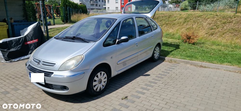 Citroën Xsara Picasso 2.0 16V Exclusive - 1