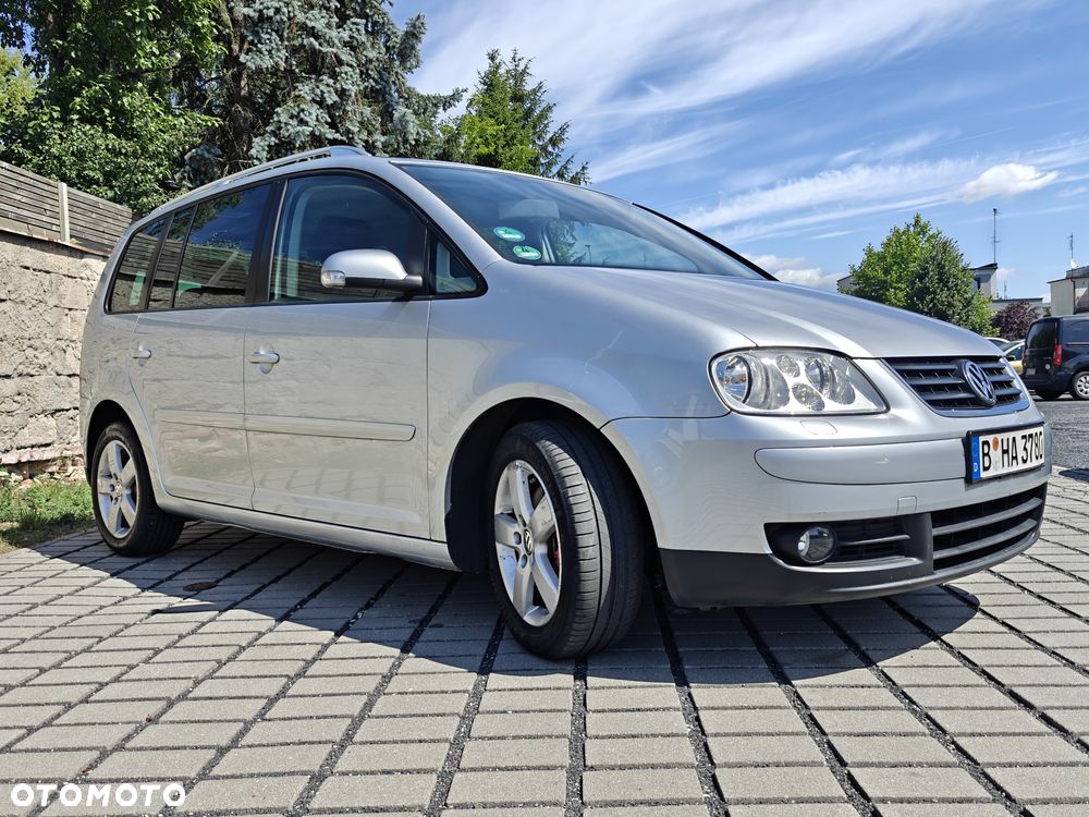 Volkswagen Touran - 11