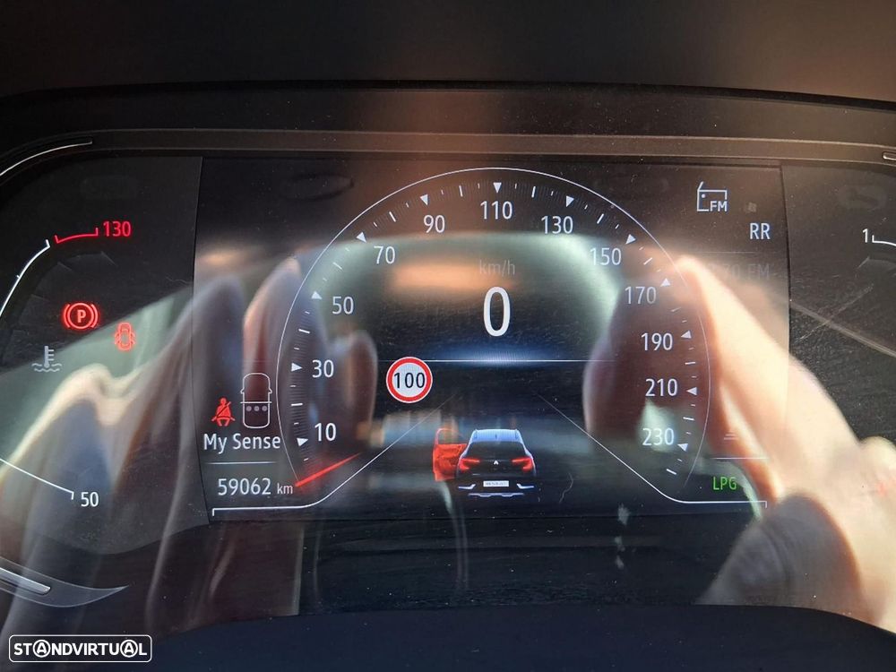 Renault Captur 1.0 TCe Techno Bi-Fuel - 17