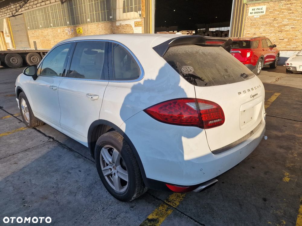 Porsche Cayenne - 2