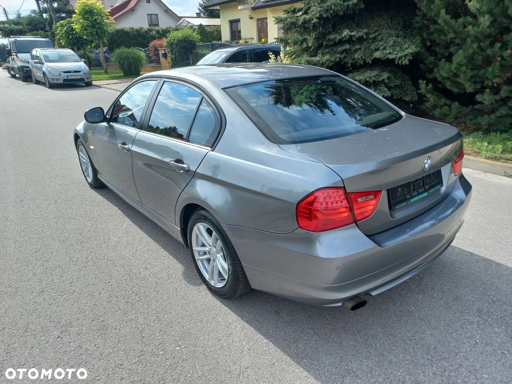 BMW Seria 3 318i Edition Exclusive - 9