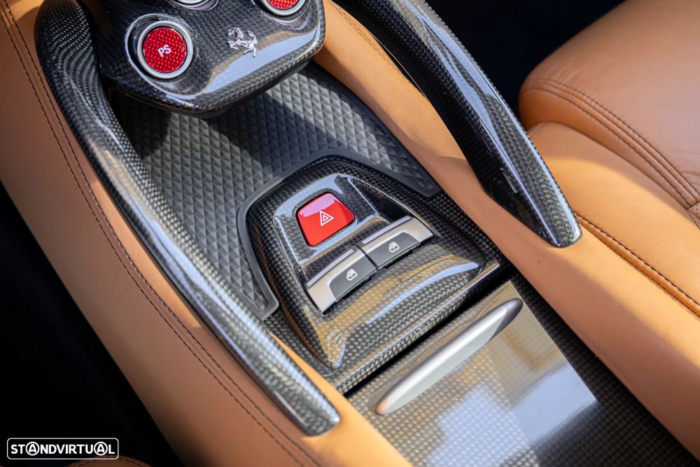 Ferrari FF 6.3 V12 - 30