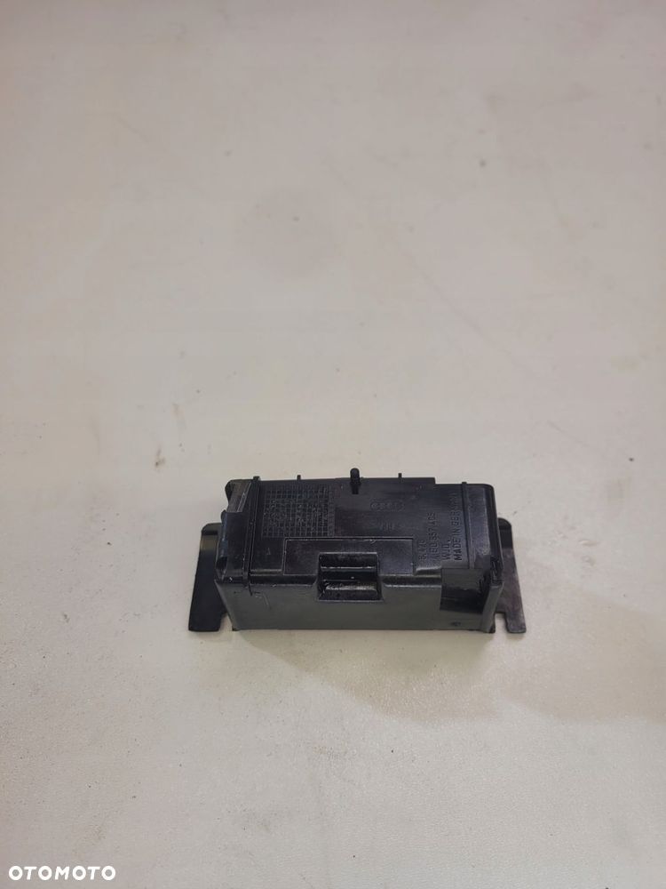 WKŁAD POPIELNICZKI LEWY TYŁ AUDI A6 C6 4B0857405 - 3