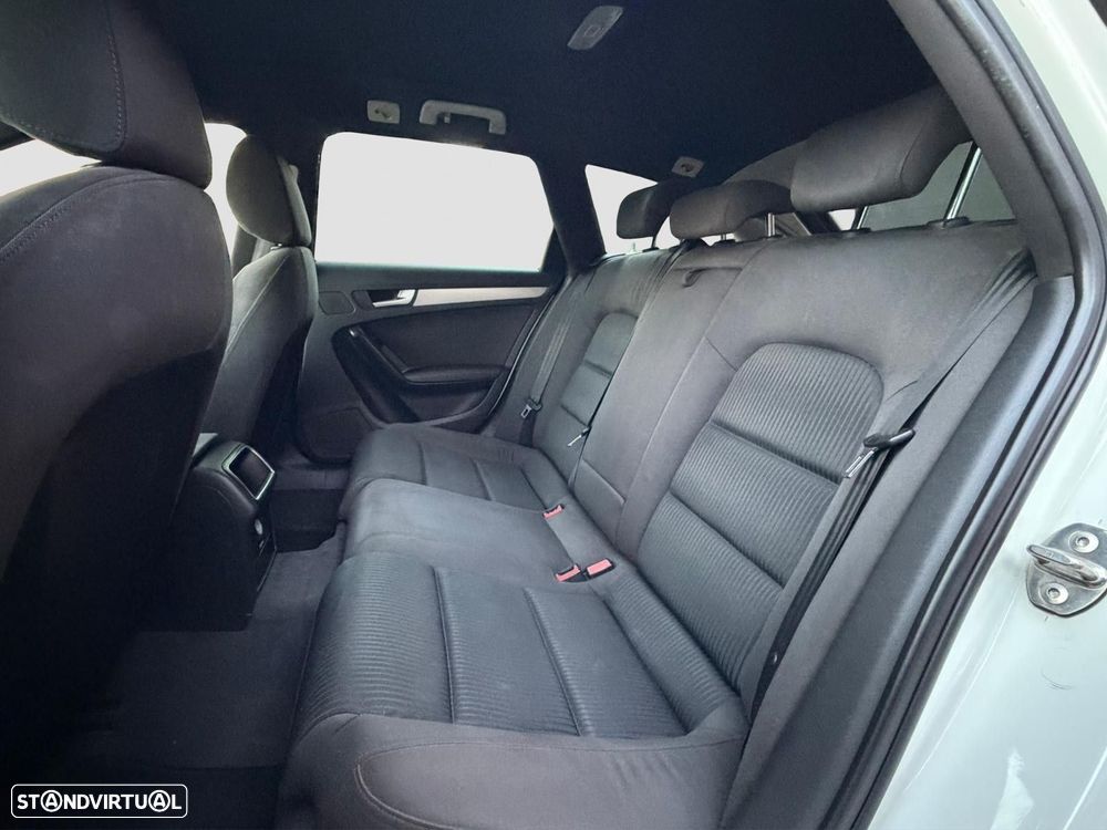 Audi A4 Avant 2.0 TDI Advance - 12