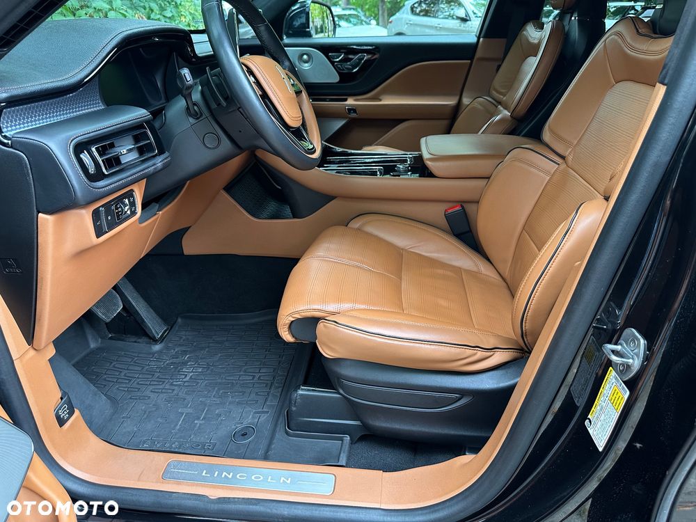 Lincoln Aviator - 6