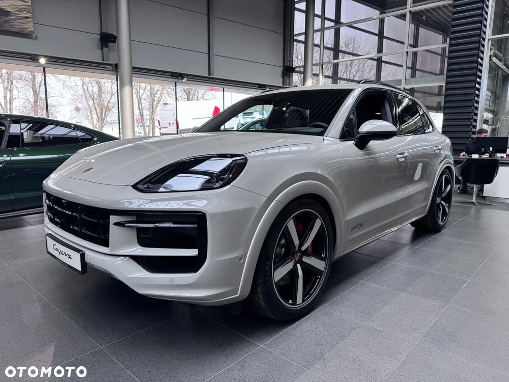 Porsche Cayenne - 1