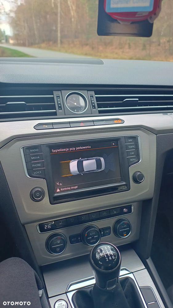 Volkswagen Passat - 15