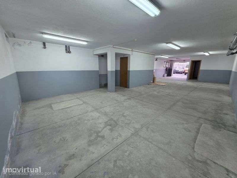 Loja/Habitação + Armazem /Garagem + Arrumos - Grande imagem: 2/12
