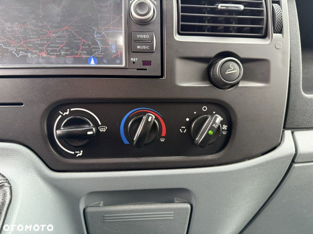 Ford Transit - 22