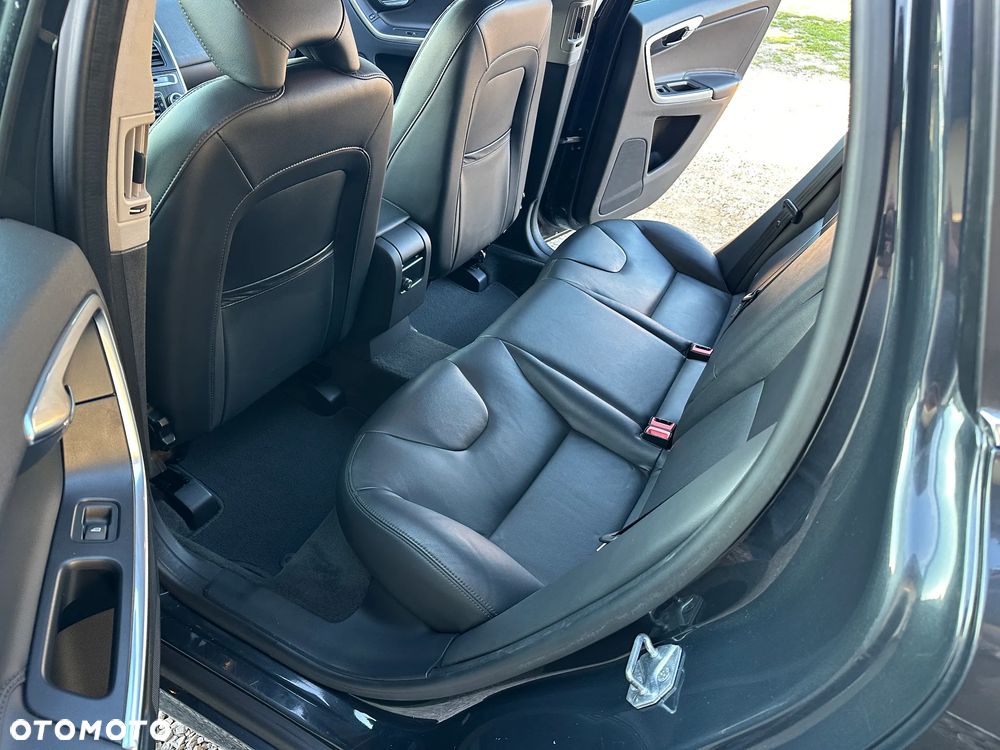 Volvo XC 60 D4 Geartronic Momentum - 8