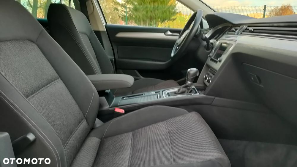 Volkswagen Passat 2.0 TDI SCR DSG Comfortline - 9