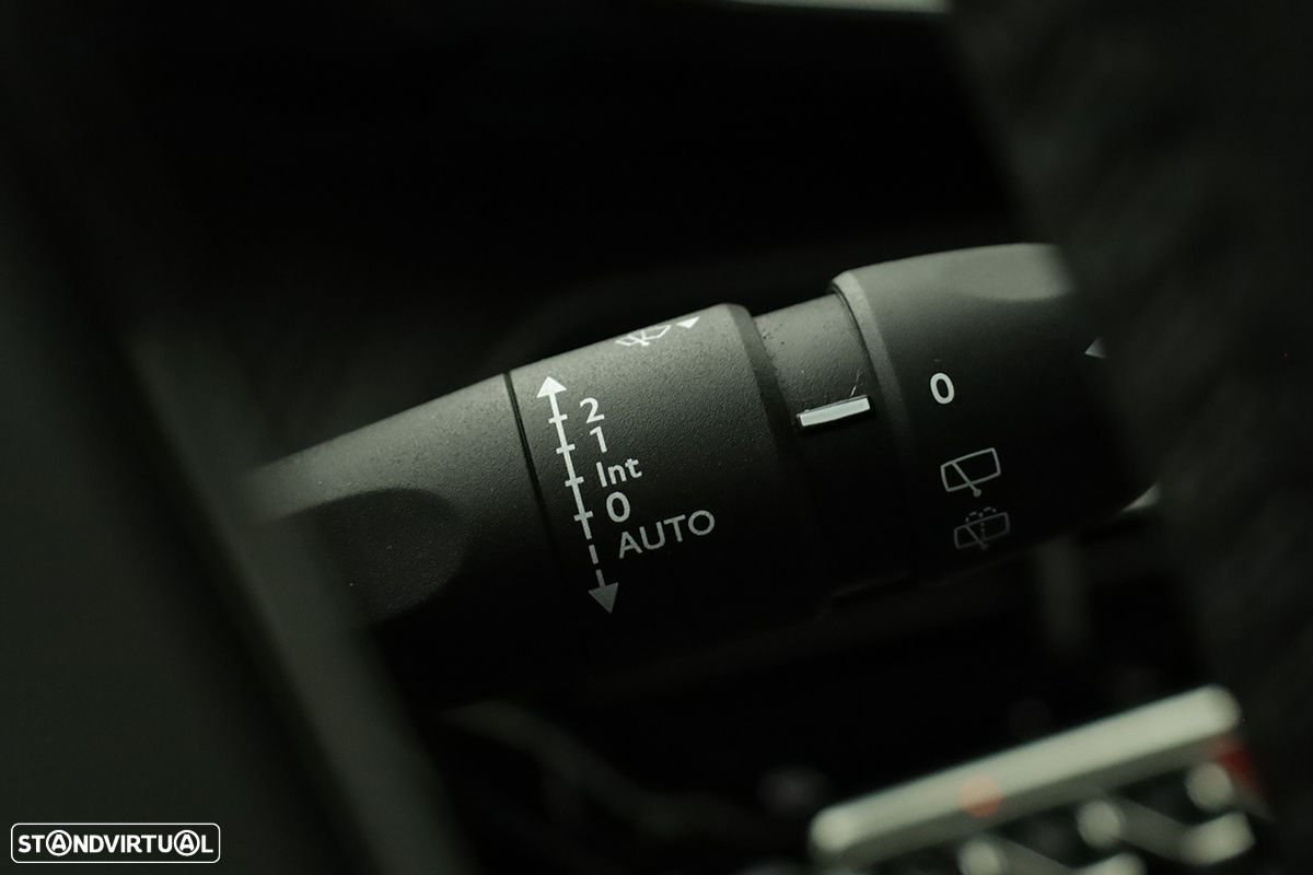 Peugeot 2008 1.2 PureTech Allure - 20