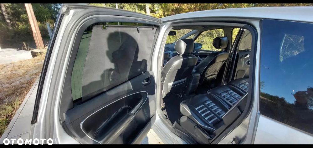 Ford S-Max 2.5 Titanium - 19