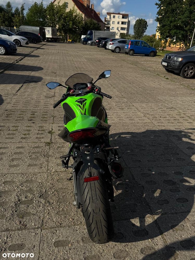 Kawasaki ZXR - 10