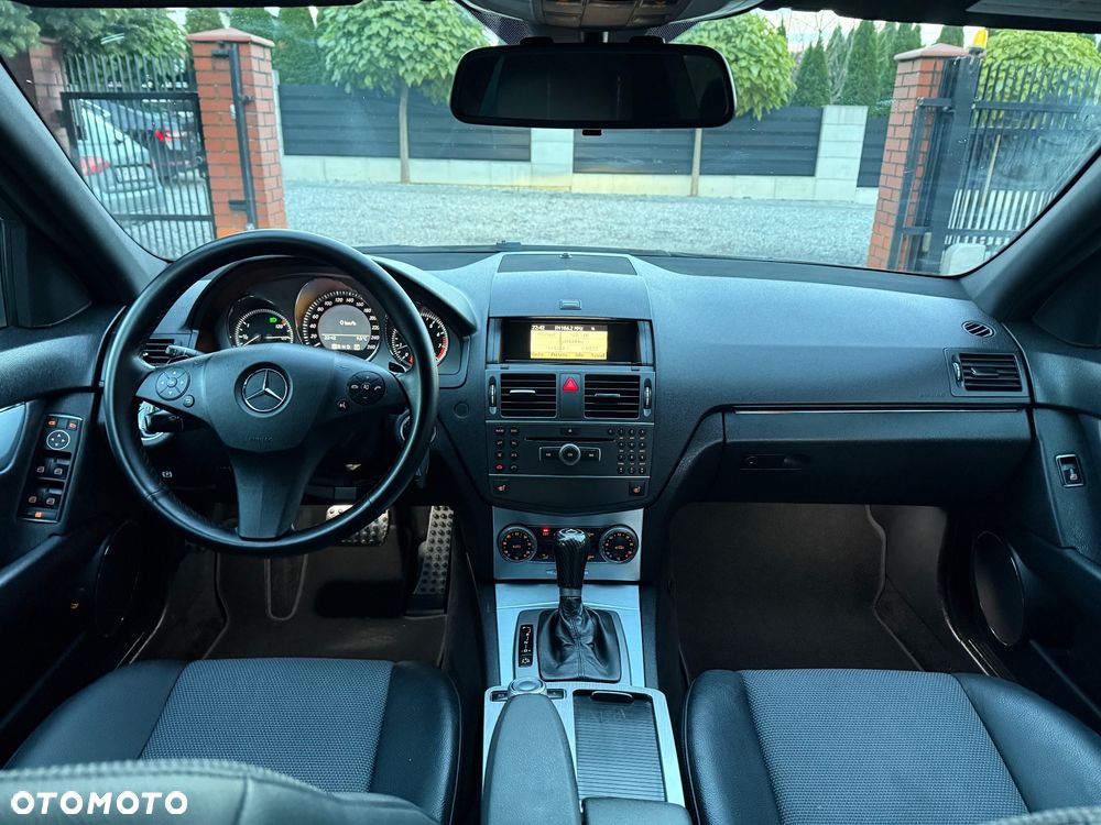 Mercedes-Benz Klasa C 180 CGI Automatik BlueEFFICIENCY Avantgarde - 17