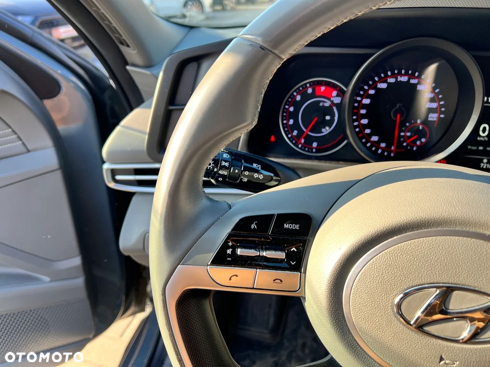 Hyundai Elantra - 10