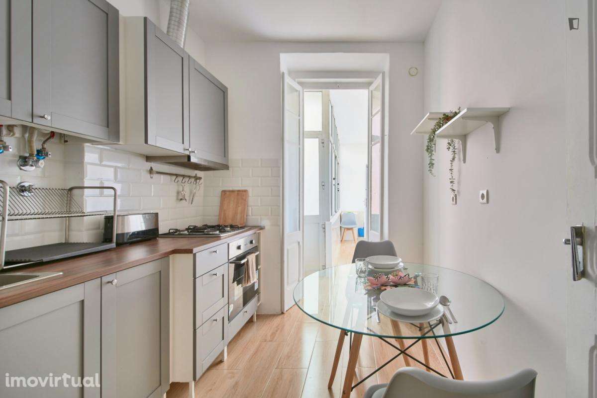 Quarto - localizado em Alameda Lisbon - Grande imagem: 2/26