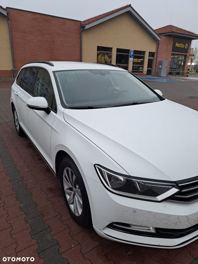 Volkswagen Passat 2.0 TDI SCR Comfortline DSG - 15