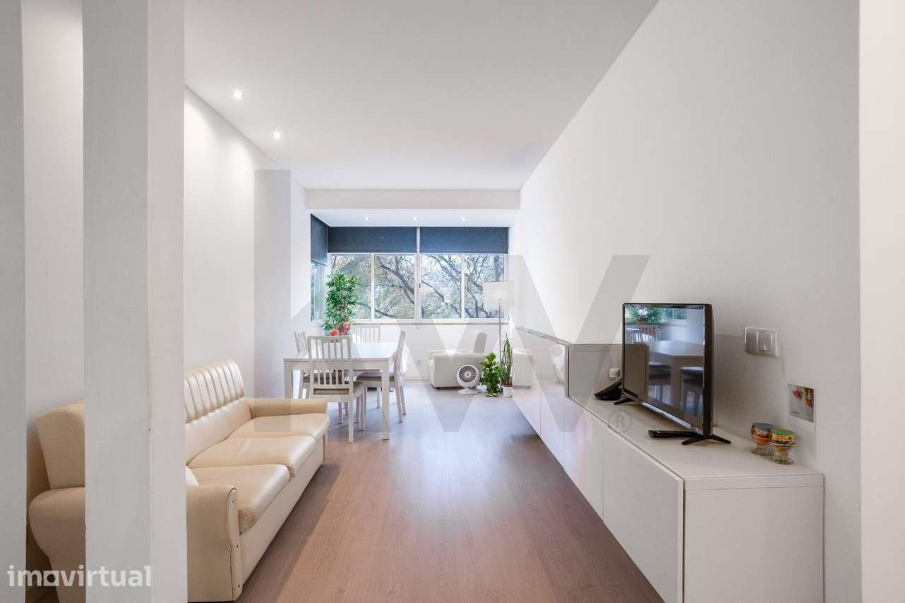 T2 Luminoso e Remodelado na Figueirinha, Oeiras – A 10 min da Praia - Grande imagem: 3/23