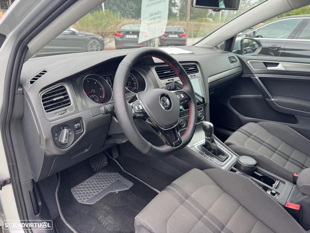 VW Golf Variant 1.6 TDi Highline DSG - 32