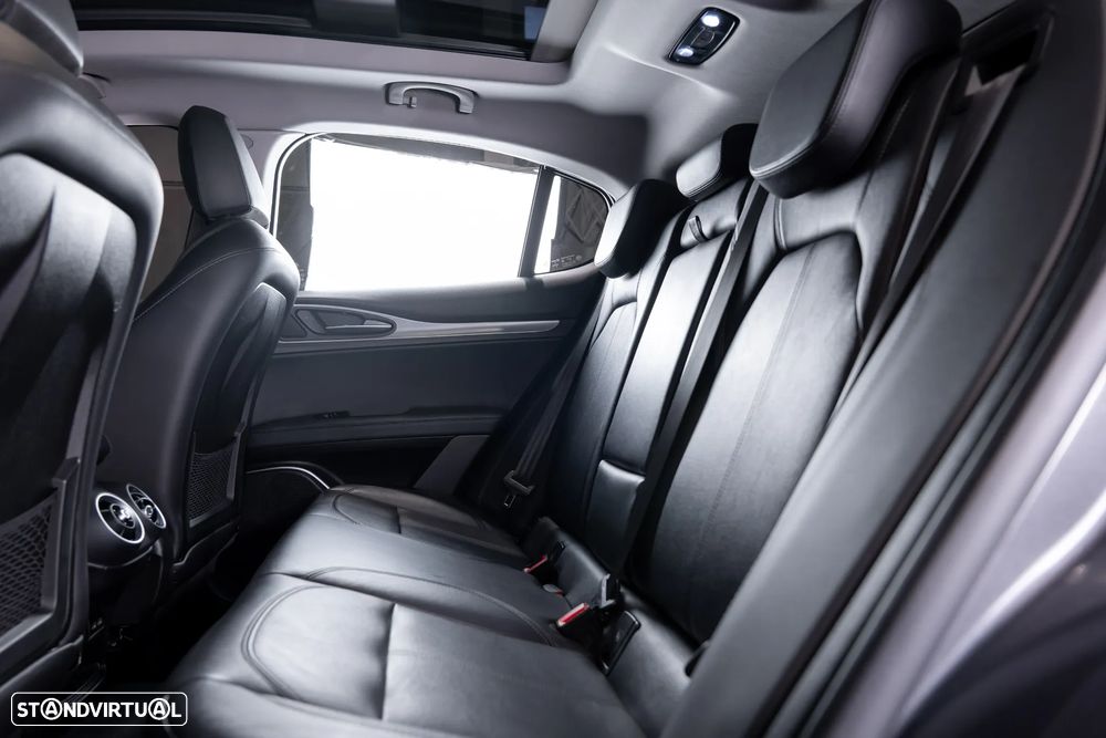 Alfa Romeo Stelvio 2.2 D Veloce Q4 AT8 - 27