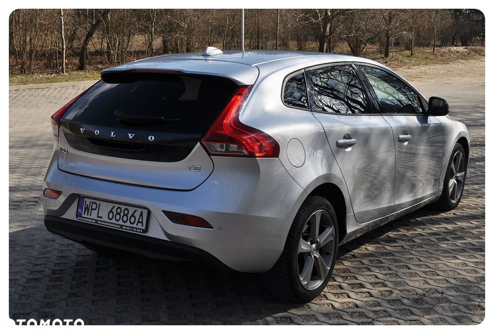 Volvo V40 T2 Drive-E Momentum - 16