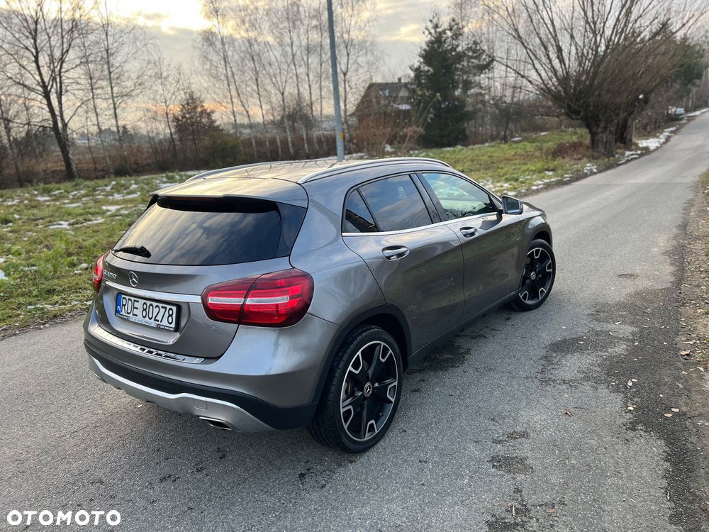 Mercedes-Benz GLA 250 7G-DCT AMG Line - 5
