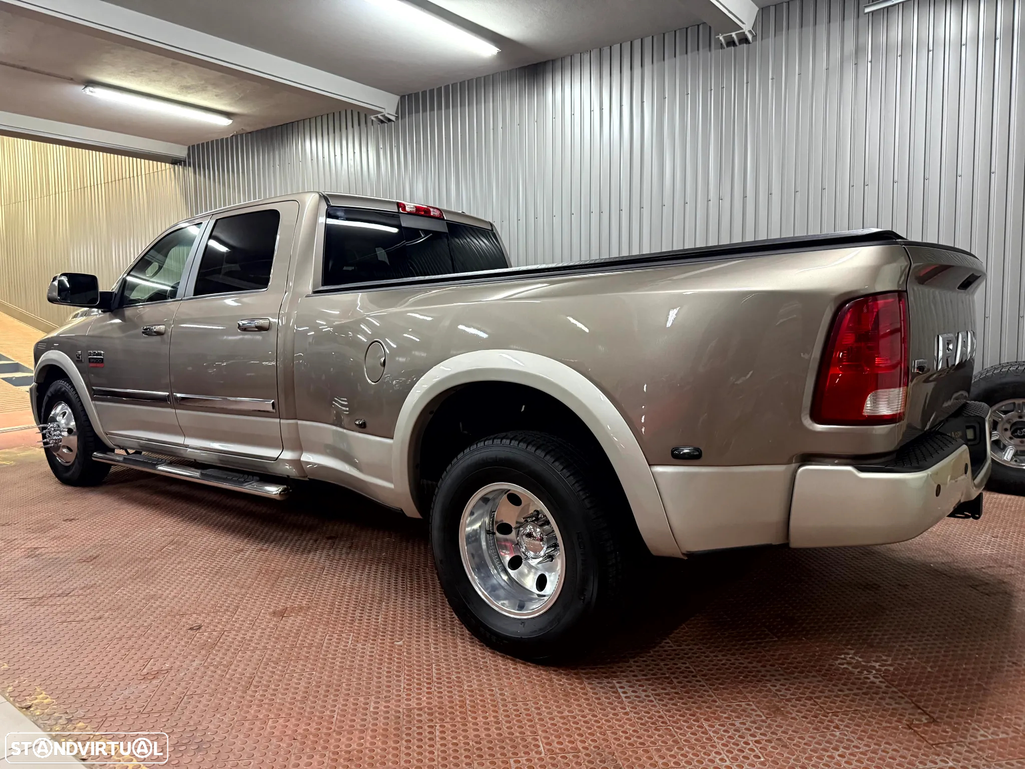 Dodge RAM 3500 Dually 6.7 Cummins Laramie - 4