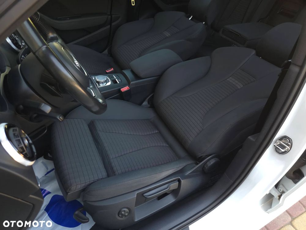 Audi A3 Sportback 1.4 TFSI E-tron Ambiente e-S tronic - 31