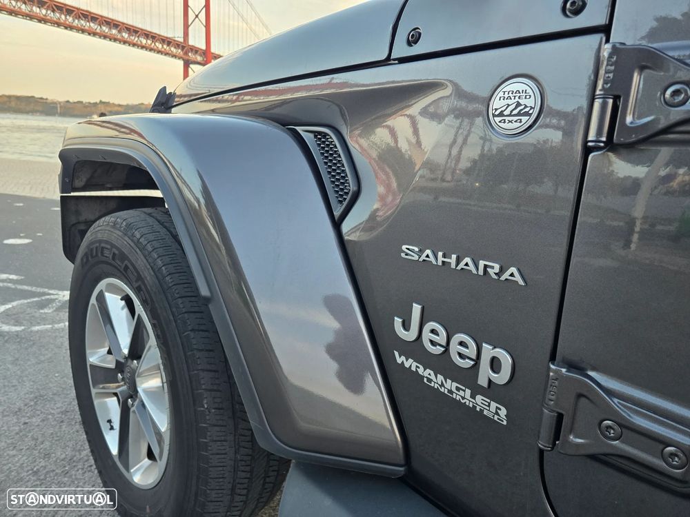 Jeep Wrangler - 12