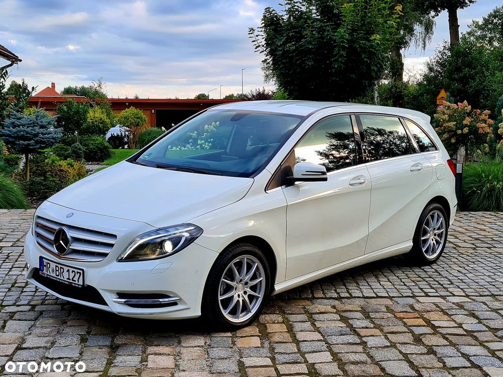 Mercedes-Benz Klasa B 200 7G-DCT AMG Line - 30