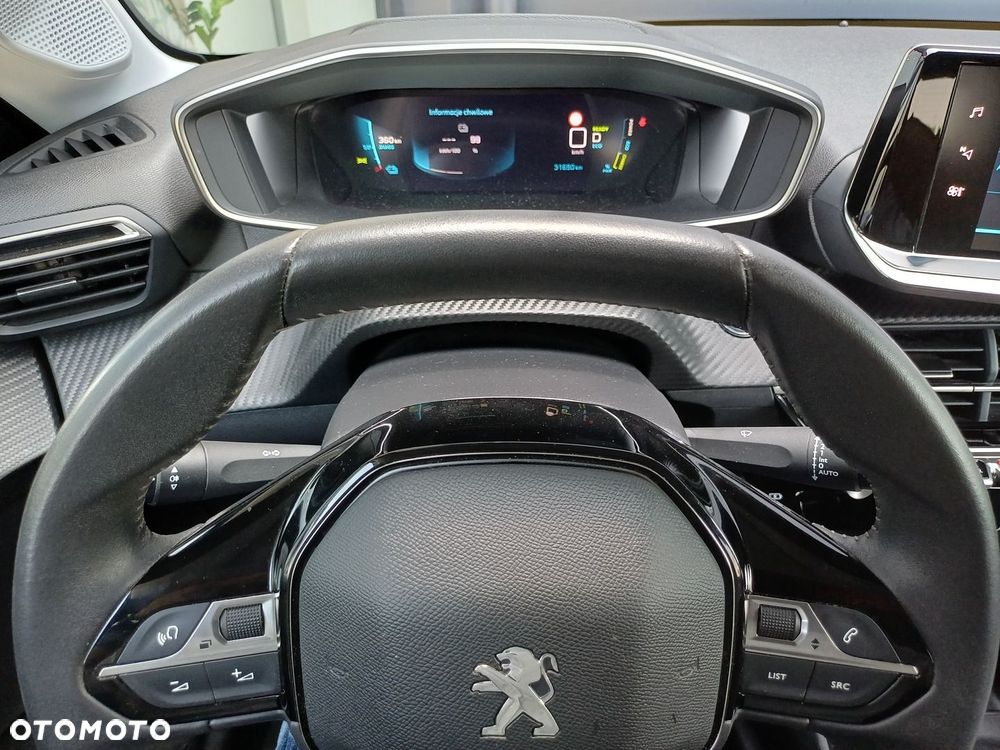 Peugeot 208 - 24
