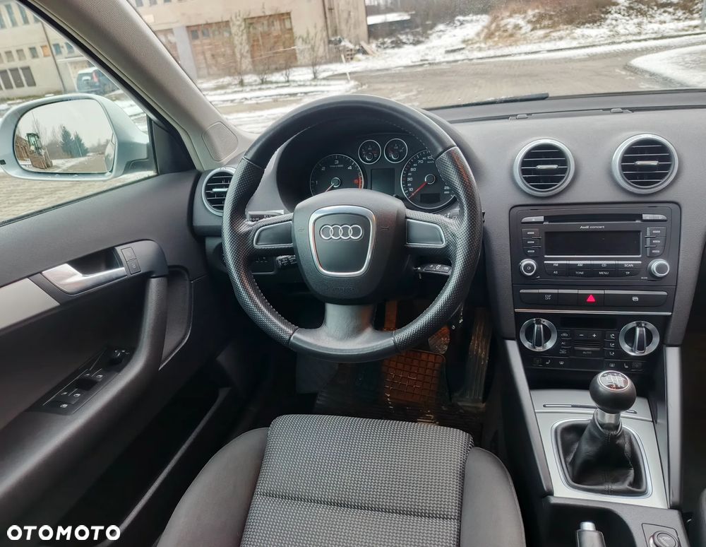 Audi A3 Sportback 1.6 TDI DPF Attraction - 14