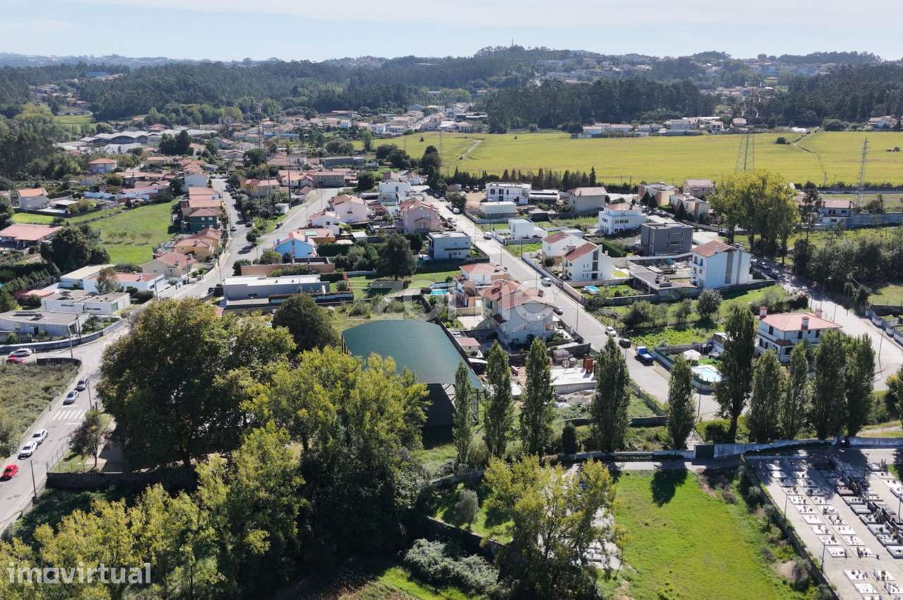 Terreno florestal urbanizável de 818 m² - Olival, V.N. Gaia - Grande imagem: 3/20
