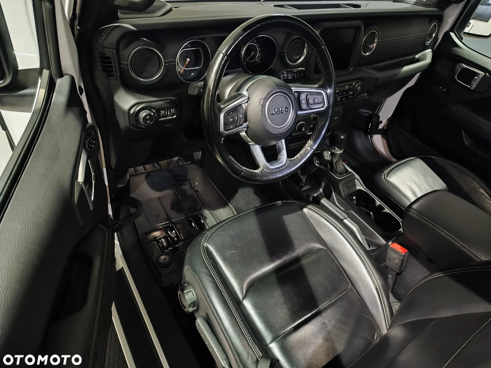 Jeep Wrangler - 8