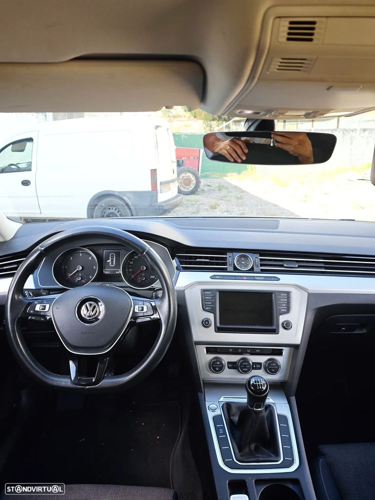 VW Passat Variant 1.6 TDI BlueMotion - 8