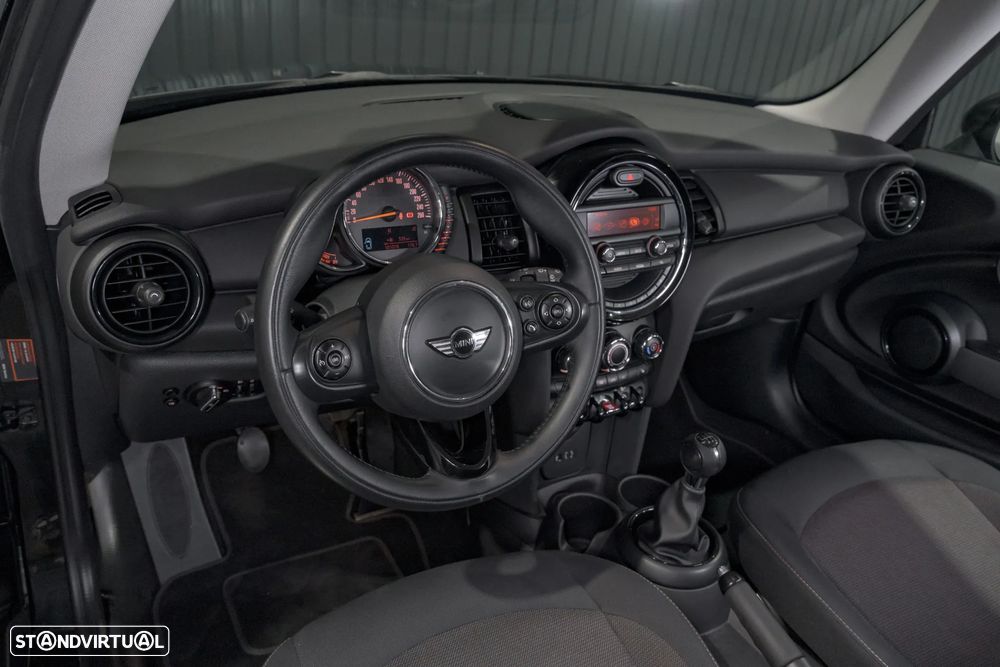 MINI 3 Portas One - 19