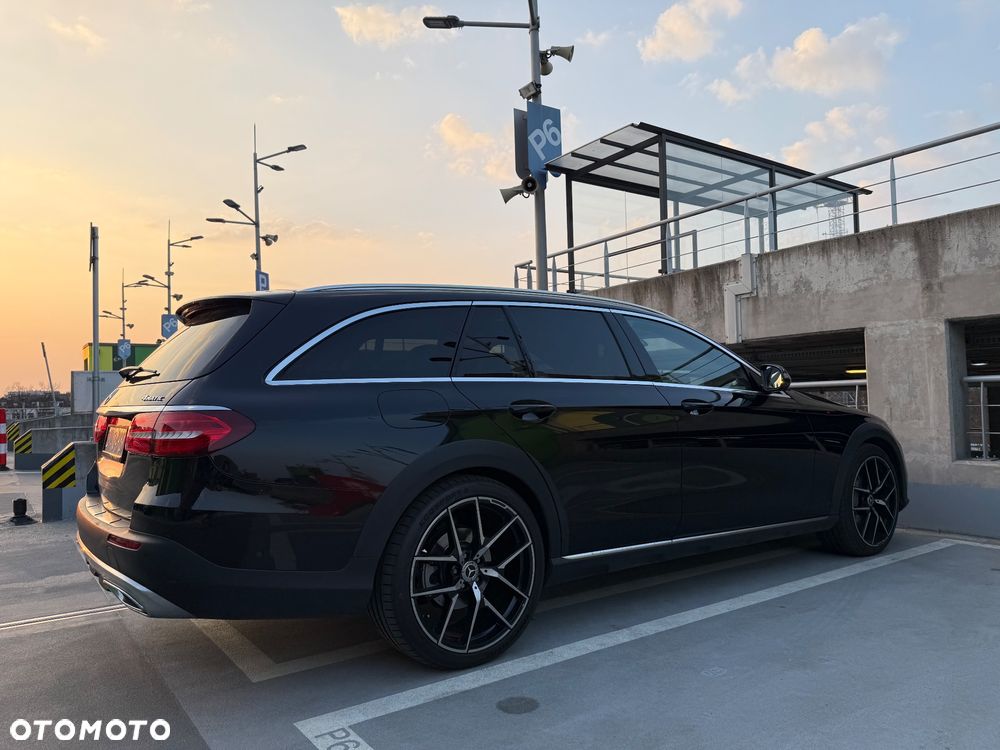 Mercedes-Benz Klasa E 220 d 4-Matic 9G-TRONIC - 4