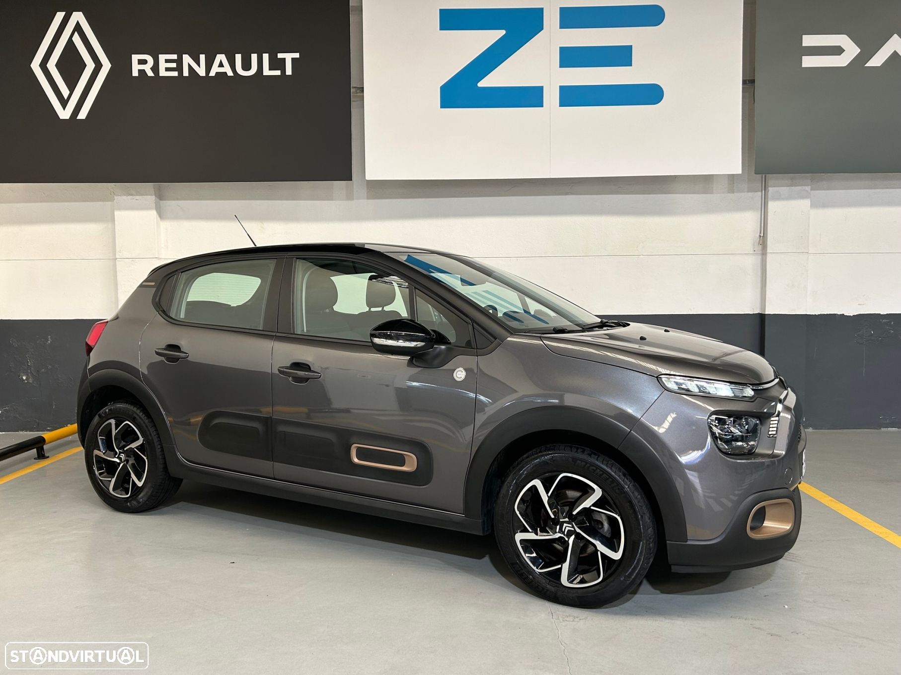Citroën C3 1.2 PureTech C-Series - 1