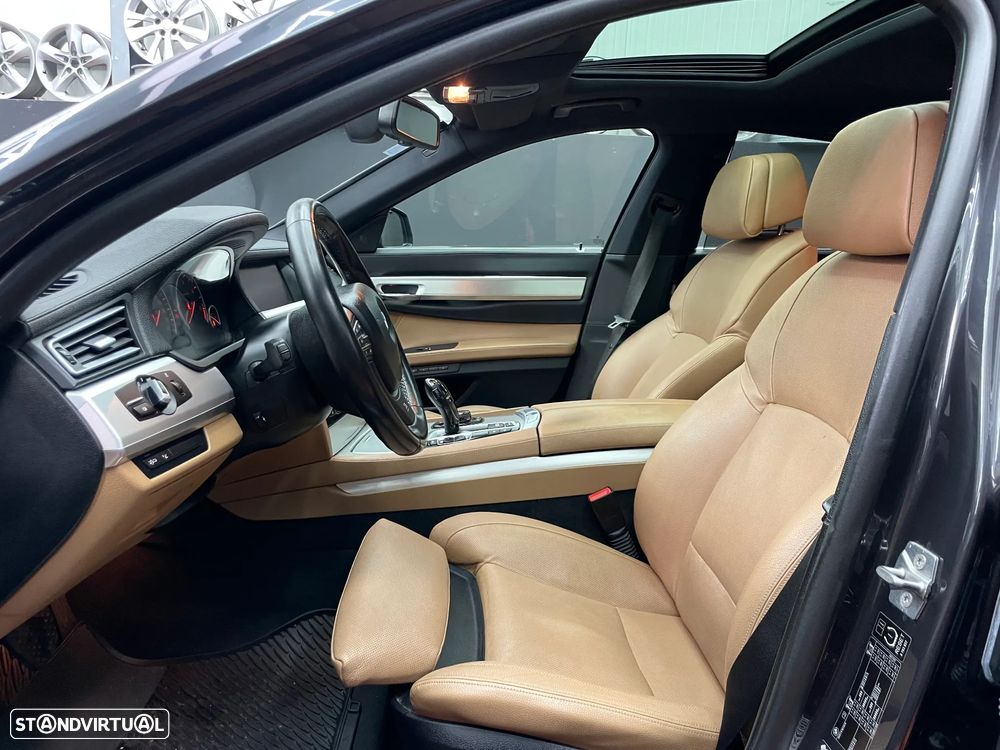 BMW 740 d Pack M - 5