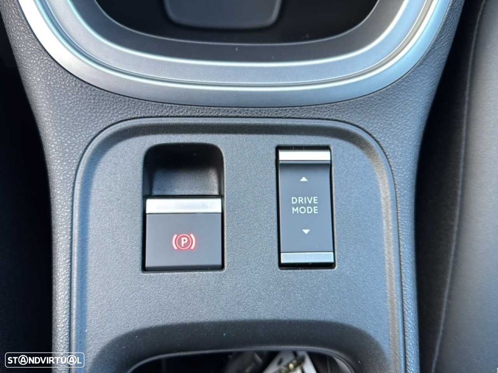 Jeep Avenger 1.2 e-Hybrid Altitude DCT - 19