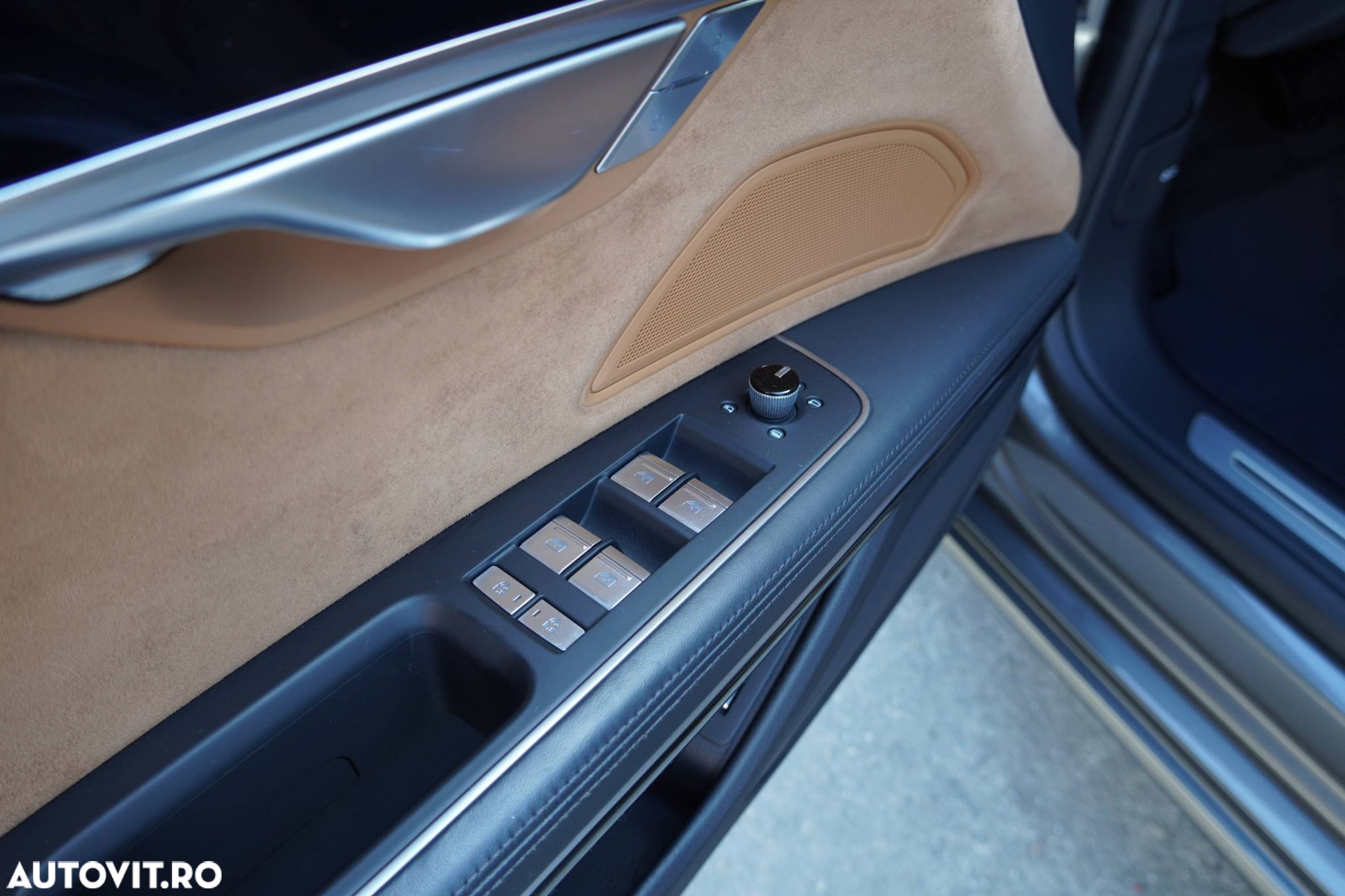 Audi A8 - 8