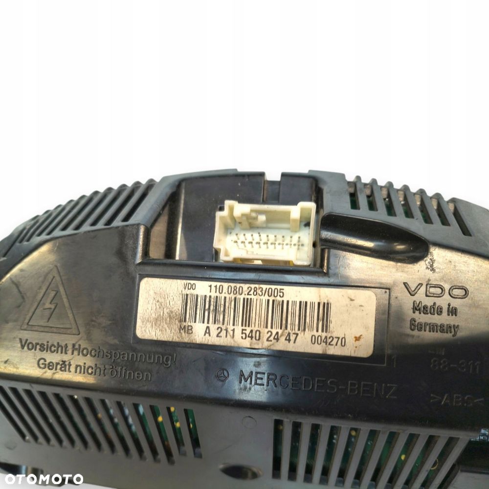 LICZNIK ZEGARY A2115402447 Mercedes W211 2.6 V6 Benzyna 241 969km europa - 2