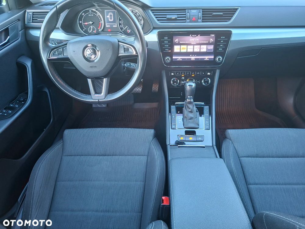 Skoda Superb 2.0 TDI SCR Ambition DSG - 27