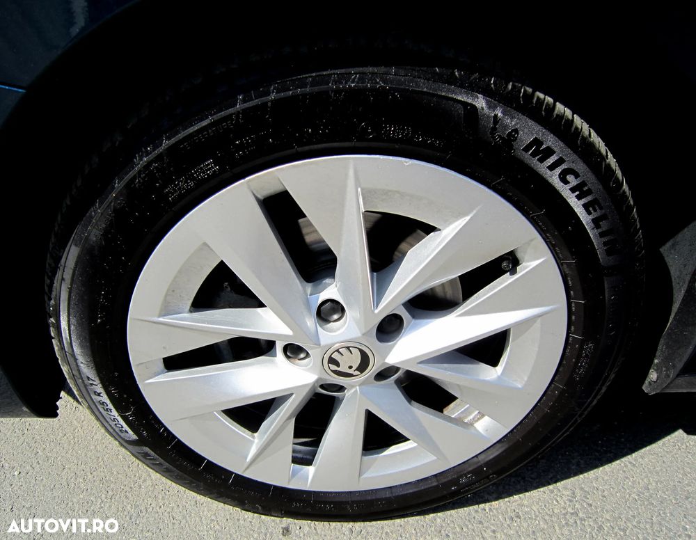 Skoda Octavia 2.0 TDI STYLE DSG - 34