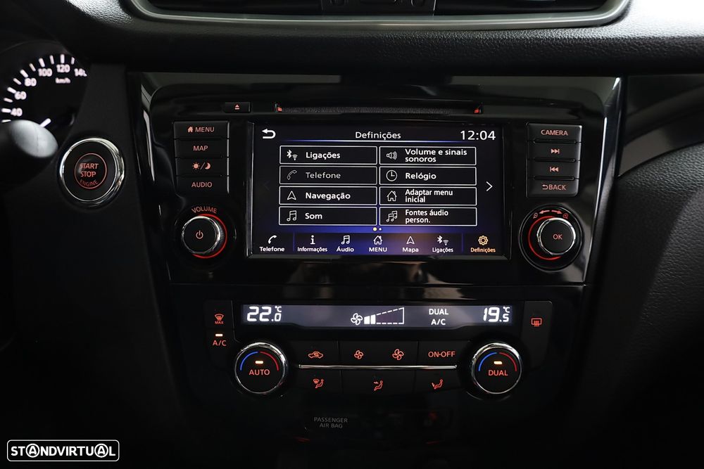 Nissan Qashqai 1.5 dCi N-Connecta J18 - 26