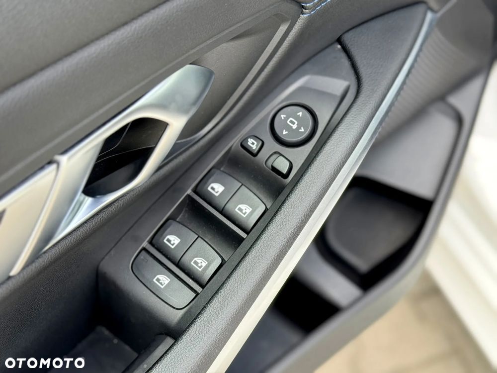 BMW Seria 3 318i - 9