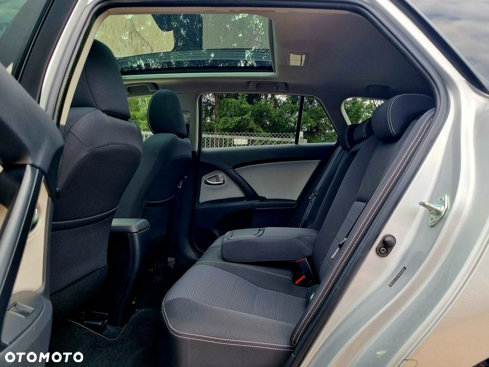 Toyota Avensis 2.0 D-4D Premium - 10