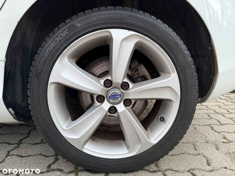 Volvo V40 D4 R Design - 18